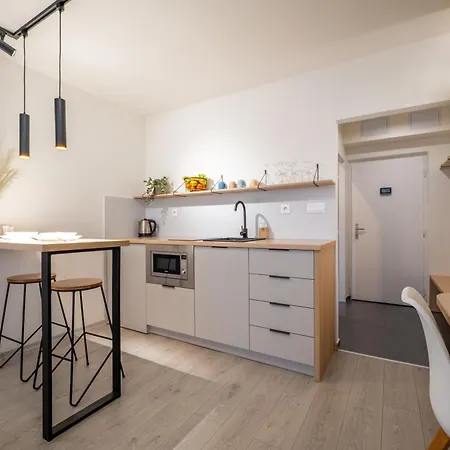 Stylish - Bezplatne Parkovanie Apartment *
