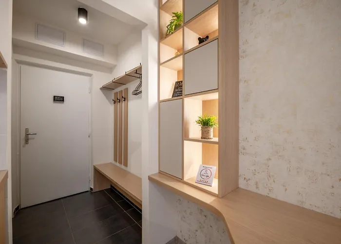 Stylish - Bezplatne Parkovanie アパート ジリナ